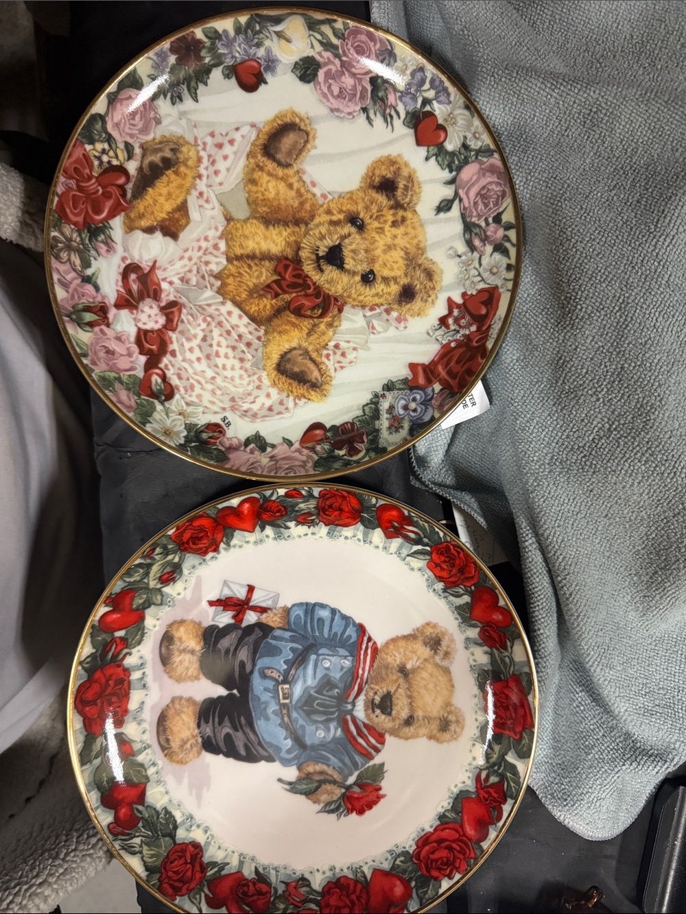 Franklin Mint Valentine Teddy Bear Decorative Collector Plates  (Set of 2)